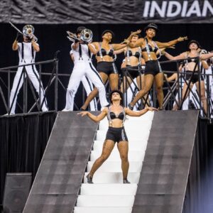 Colorguard soloist on the jagged line | 2017 Bluecoats