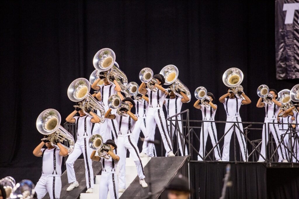 Horn ensemble on the jagged line | 2017 Bluecoats